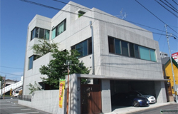 U邸